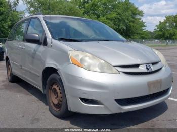  Salvage Toyota Sienna