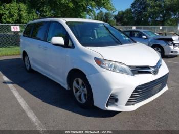  Salvage Toyota Sienna