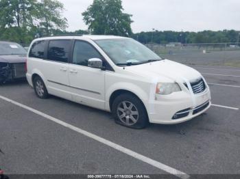  Salvage Chrysler Town & Country