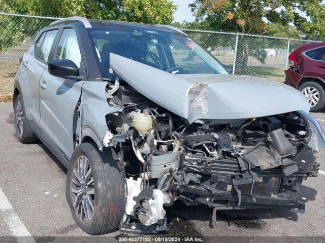  Salvage Nissan Kicks