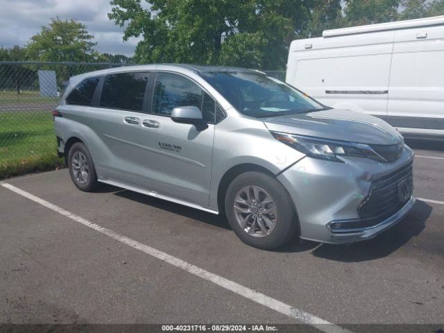  Salvage Toyota Sienna