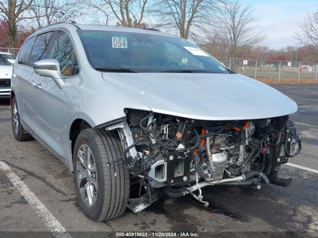  Salvage Chrysler Pacifica