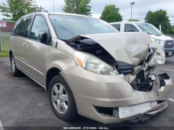  Salvage Toyota Sienna