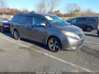  Salvage Toyota Sienna