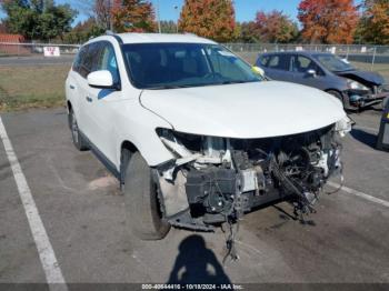  Salvage Nissan Pathfinder