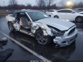  Salvage Ford Mustang