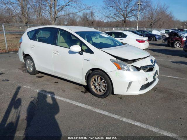  Salvage Toyota Prius v