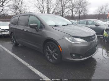  Salvage Chrysler Pacifica