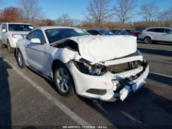  Salvage Ford Mustang