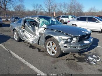  Salvage Ford Mustang