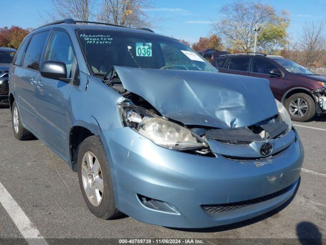  Salvage Toyota Sienna