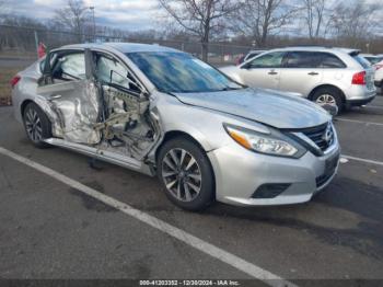  Salvage Nissan Altima