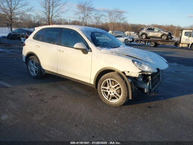  Salvage Porsche Cayenne