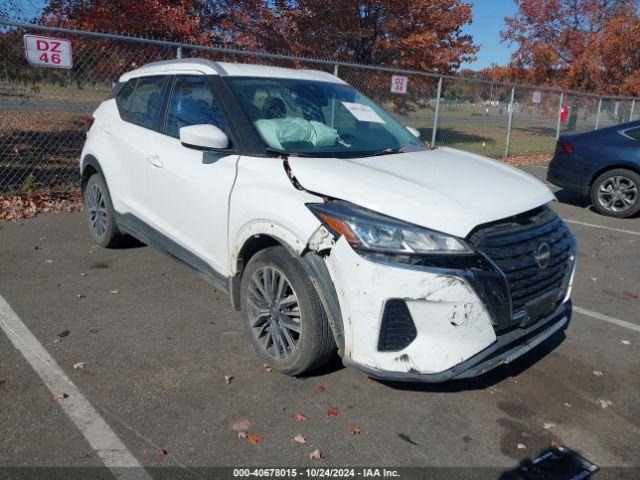  Salvage Nissan Kicks