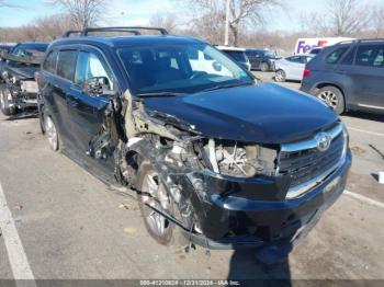  Salvage Toyota Highlander