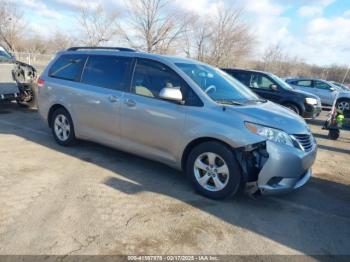  Salvage Toyota Sienna