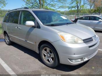  Salvage Toyota Sienna