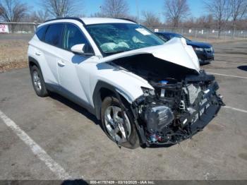  Salvage Hyundai TUCSON