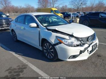  Salvage Nissan Altima