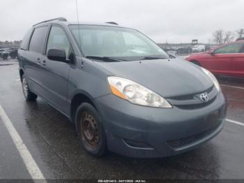  Salvage Toyota Sienna