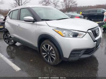  Salvage Nissan Kicks