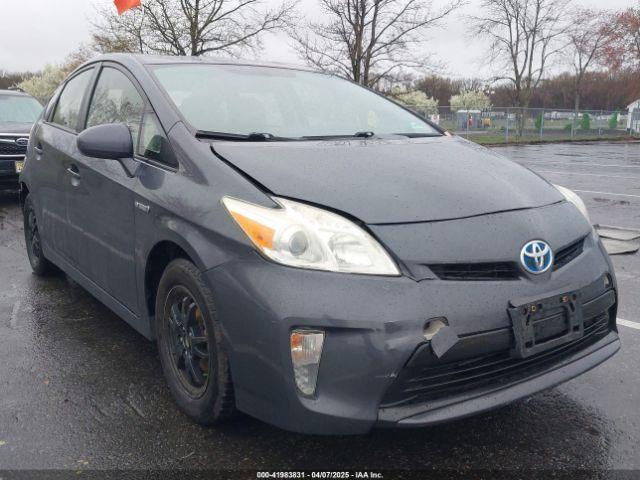  Salvage Toyota Prius