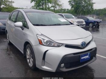  Salvage Toyota Prius v