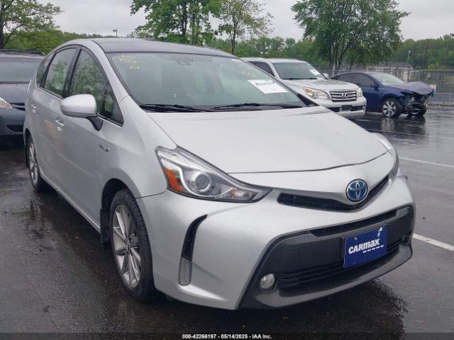  Salvage Toyota Prius v