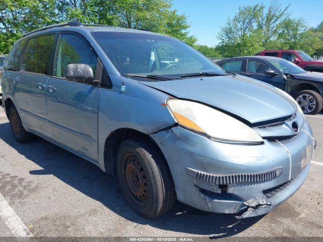  Salvage Toyota Sienna