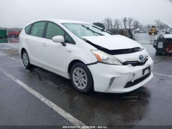  Salvage Toyota Prius v