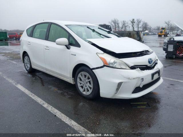  Salvage Toyota Prius v