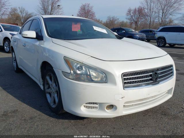  Salvage Nissan Maxima
