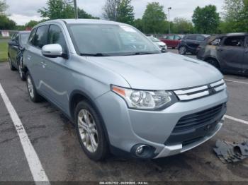  Salvage Mitsubishi Outlander