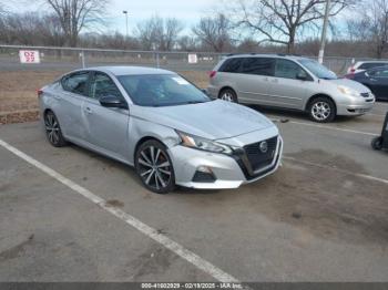  Salvage Nissan Altima