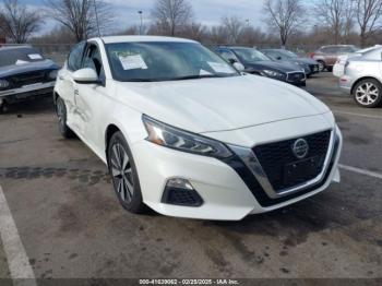  Salvage Nissan Altima