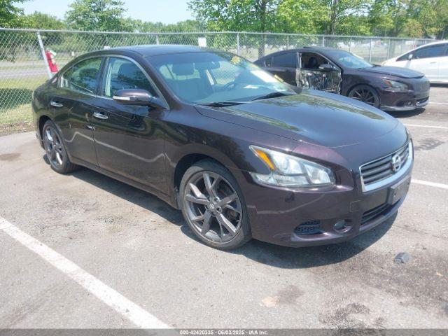  Salvage Nissan Maxima