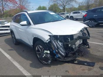  Salvage Hyundai TUCSON