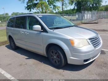  Salvage Chrysler Town & Country