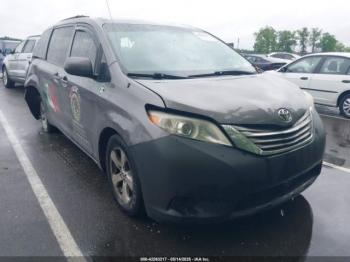  Salvage Toyota Sienna