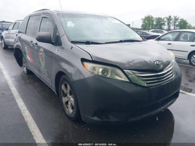  Salvage Toyota Sienna