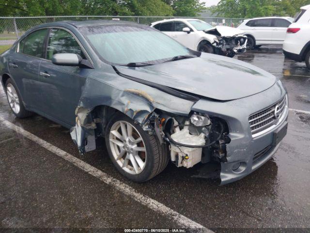  Salvage Nissan Maxima