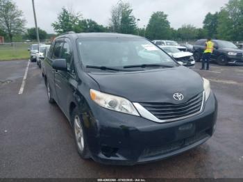  Salvage Toyota Sienna