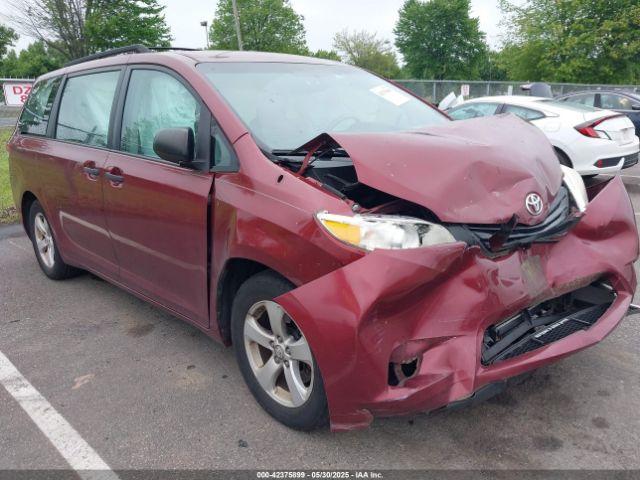  Salvage Toyota Sienna
