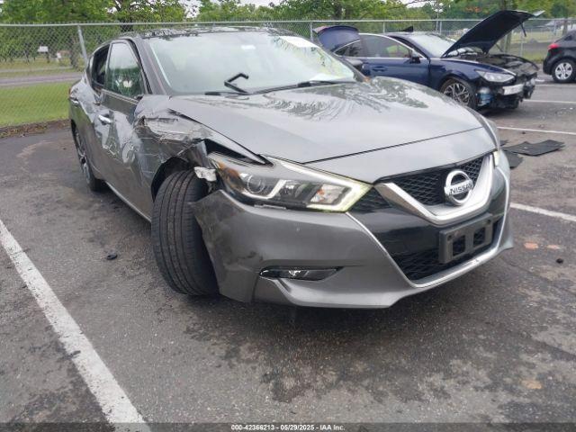  Salvage Nissan Maxima