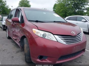  Salvage Toyota Sienna