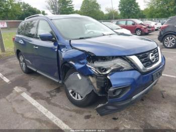 Salvage Nissan Pathfinder