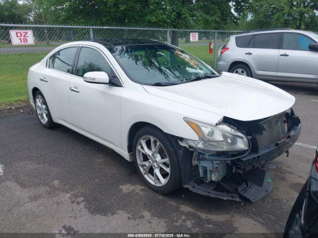  Salvage Nissan Maxima