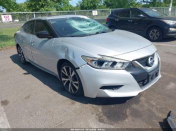  Salvage Nissan Maxima