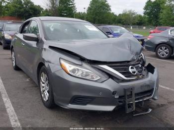  Salvage Nissan Altima