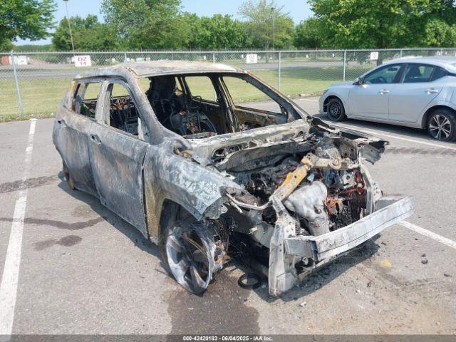  Salvage Jeep Compass
